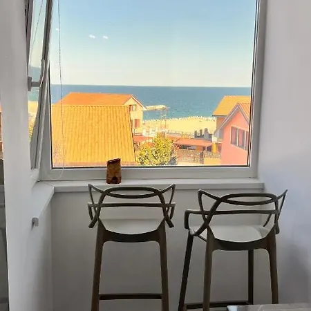 Apartment Reyna Beach Front Luxury Constanta
