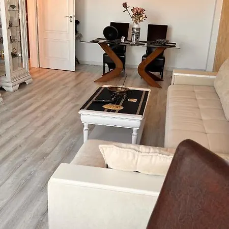 Reyna Beach Front Luxury * Constanta