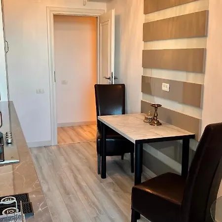 Reyna Beach Front Luxury Constanta
